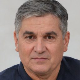بهمن پیرحیاتی